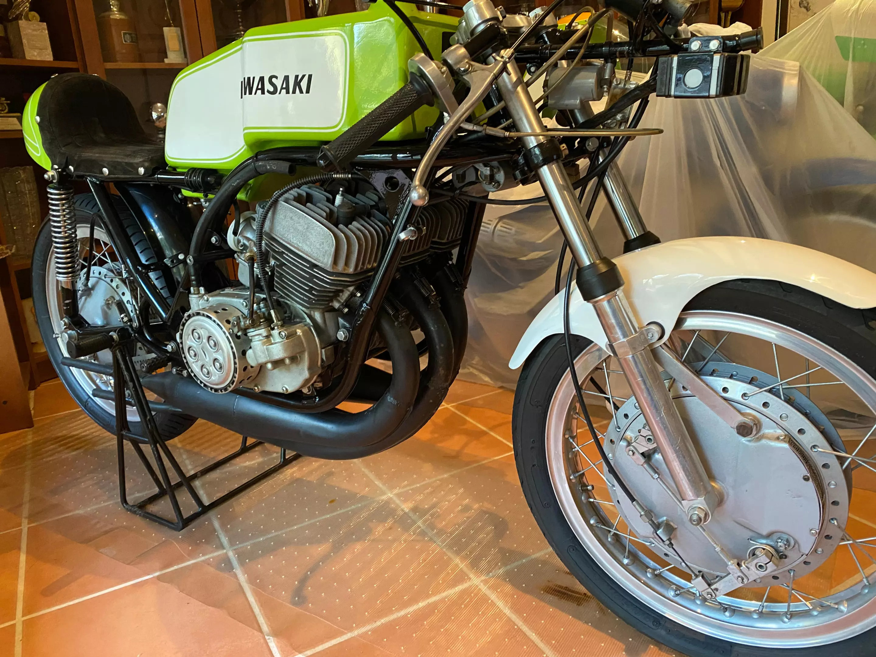 W it's 1/12 Kawasaki MACH Ⅲ 750SS Amazon.com: 1:12 Motorcycle for:Kawasaki 750SS MACH IV